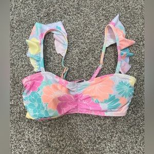 EUC MEDIUM ruffle sleeve floral bikini top